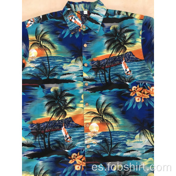 Camisa hawaiana con estampado de poliéster junto al mar